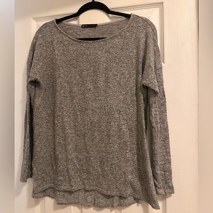 Gibson gray shirt. No size listed. Typically wear a small